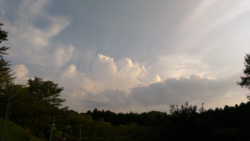夏空8月